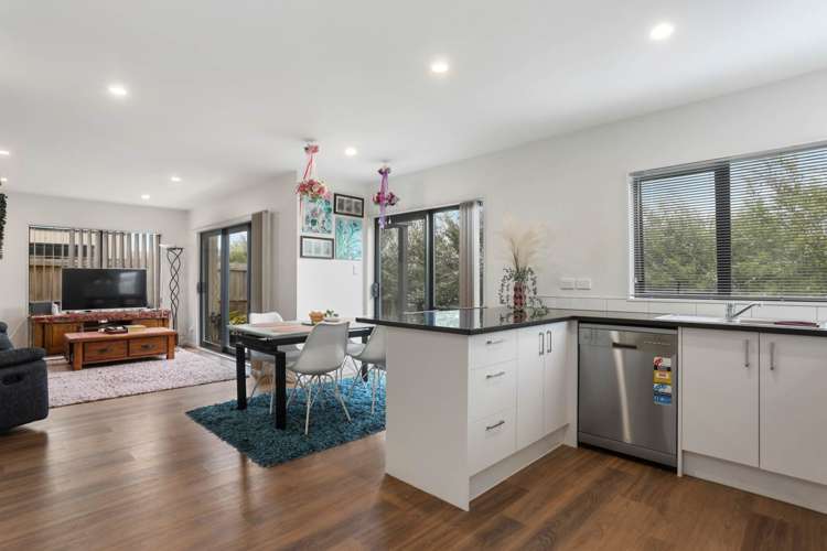 51 Black Beech Crescent Takanini_12