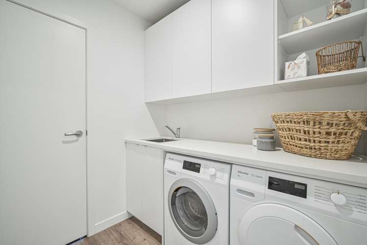 9 Meech Way Frimley_12