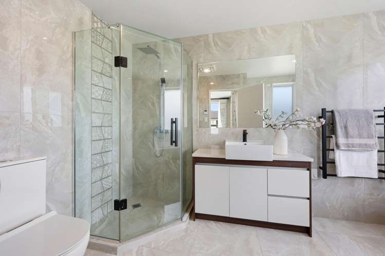 19 Horsefields Drive Flat Bush_17