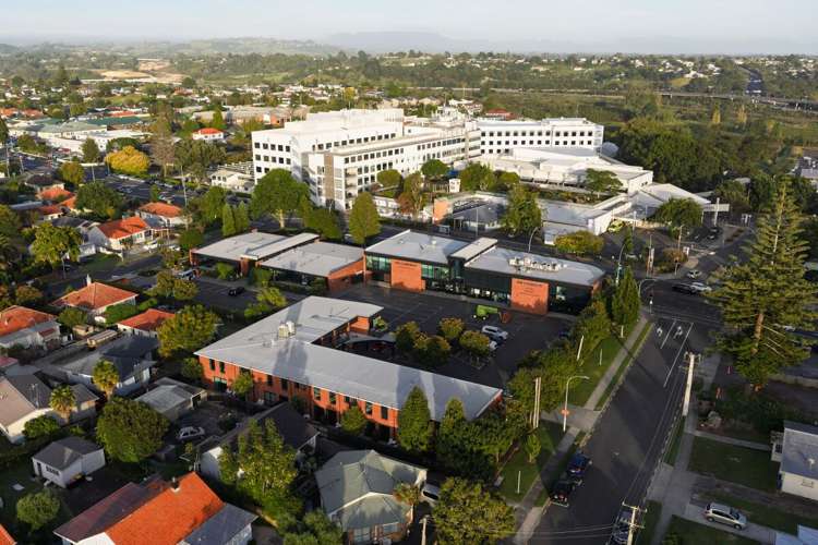 Unit 5, 850 Cameron Road Tauranga_2