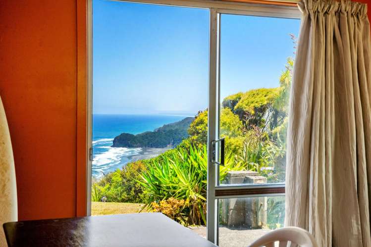 11 Te Ahuahu Road Piha_7