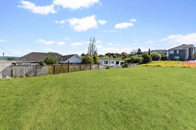 8 & 9 Ambrosia Avenue_4