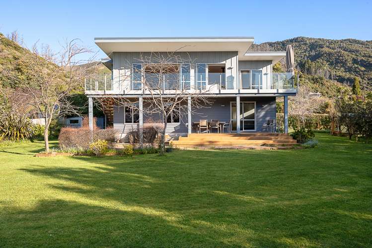 6 Phillips Road Anakiwa and Surrounds_19