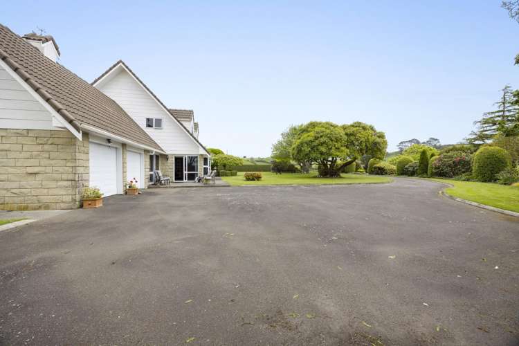 136 Bird Road Stratford_21