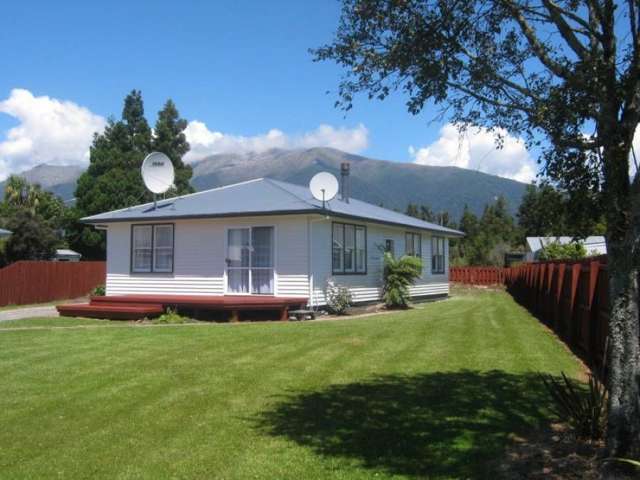 16 Pauareka Road Haast_1