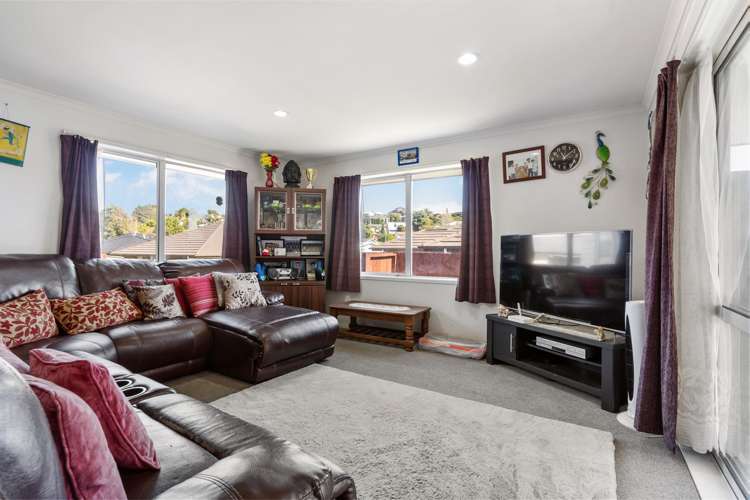 6 Austen Way Hairini_10