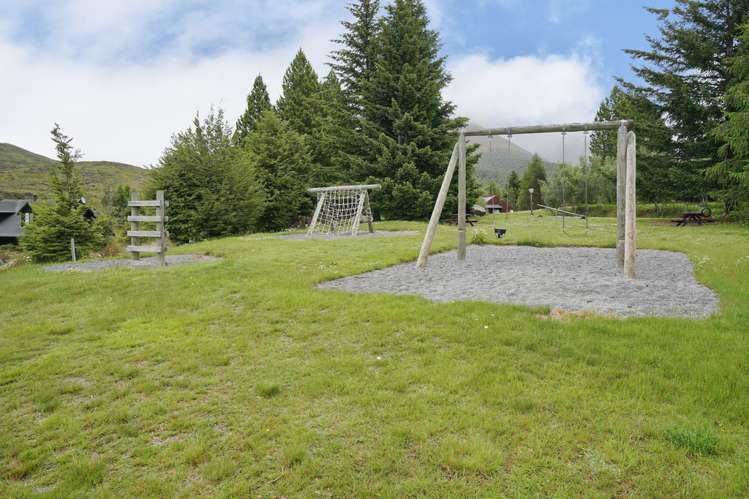 8 Cheeseman Terrace Castle Hill_16