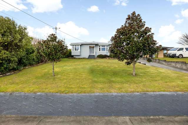 Move-In Ready Bungalow with Stunning Views