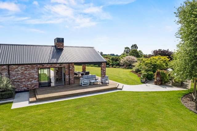 Family home, shed & income potential