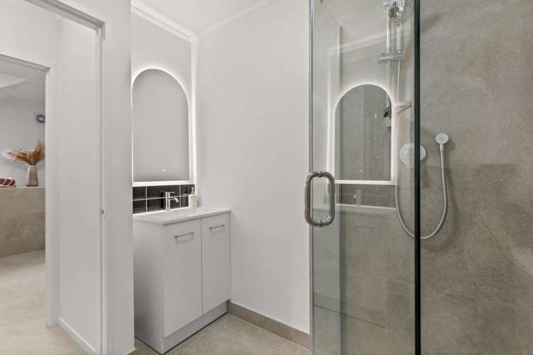 8 Airey Place Torbay_13