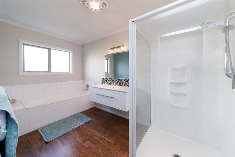 968 Tremaine Avenue Roslyn_14