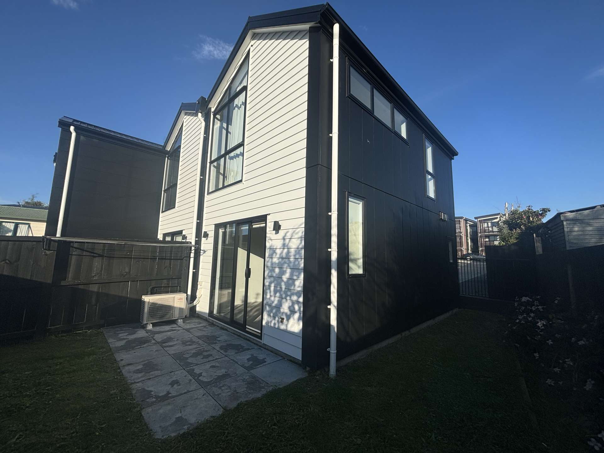 8/110 Kervil Avenue Te Atatu Peninsula_0