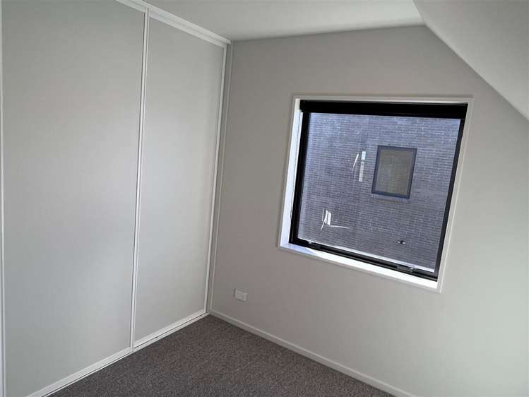 2/20 Dickens Street Addington_8