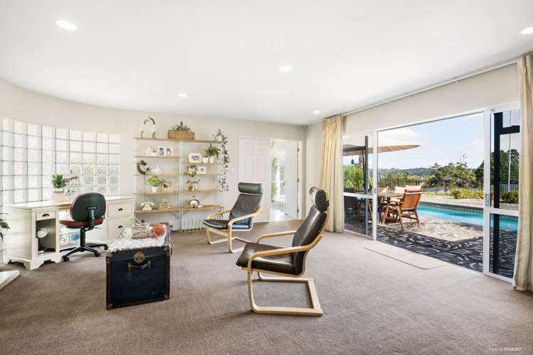 30 Bernard Magnus Lane Greenhithe_5