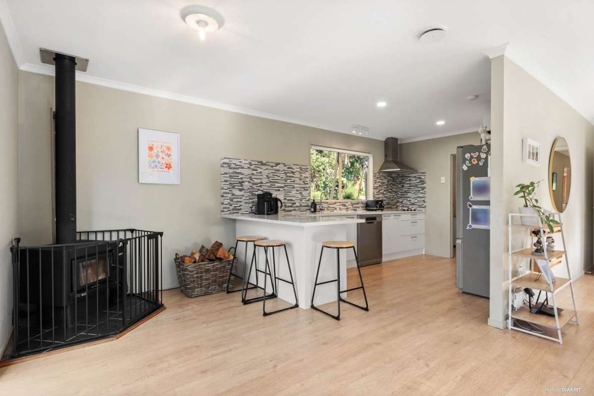 446 Huia Road_3