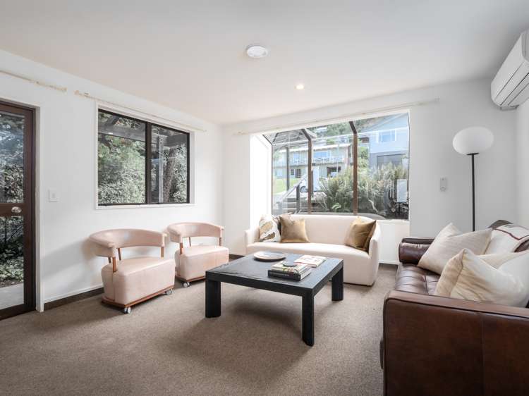 17a Wynyard Crescent Fernhill/Sunshine Bay_1