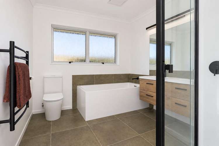 117 Eskdale Drive Bay View_17