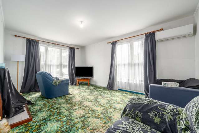 78 Champion Street Cannons Creek_1