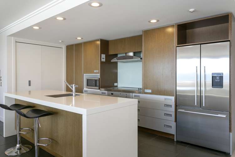 20/225 Lake Terrace Waipahihi_21