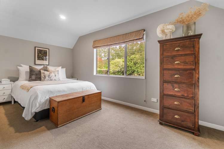 37 Hardens Lane Paremoremo_10