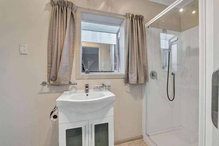 111 Pioneer Road Moturoa_13