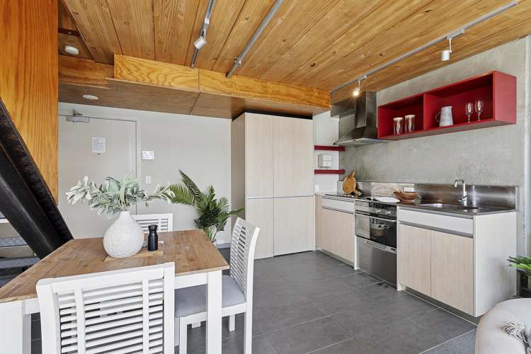 30/42 Abel Smith Te Aro_3