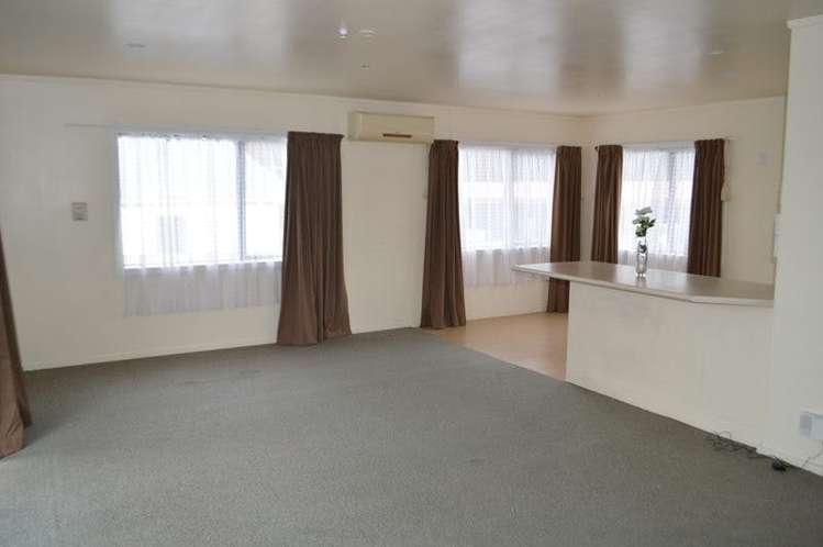 3b Mungavin Avenue Porirua East_5