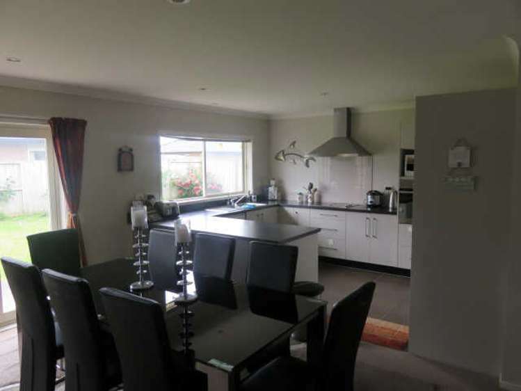 64 Farringdon Avenue Rototuna North_5