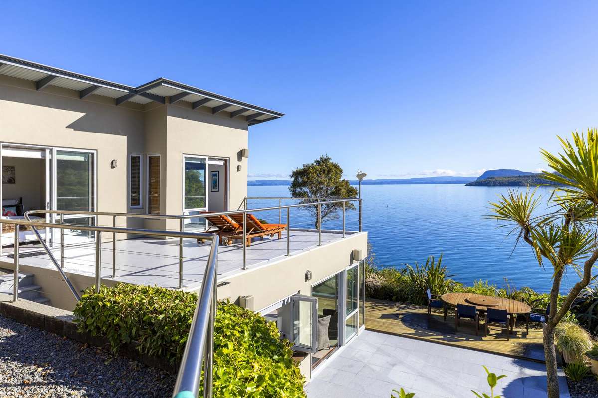 26 Whakamoenga Point_0