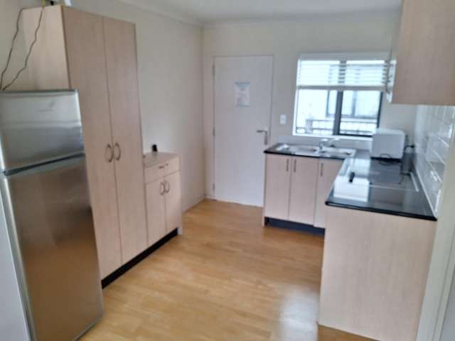 QA705/176 Broadway 1734_3