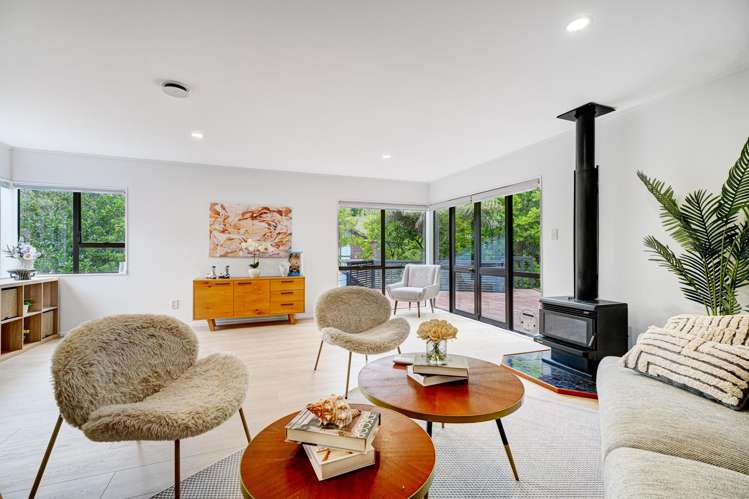 8 Stitchbird Close Murrays Bay_7