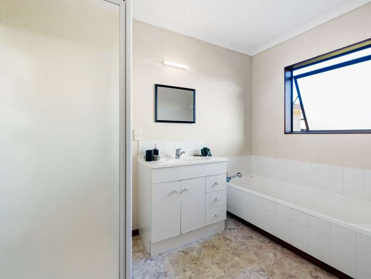 26 Farnborough Drive Nawton_12