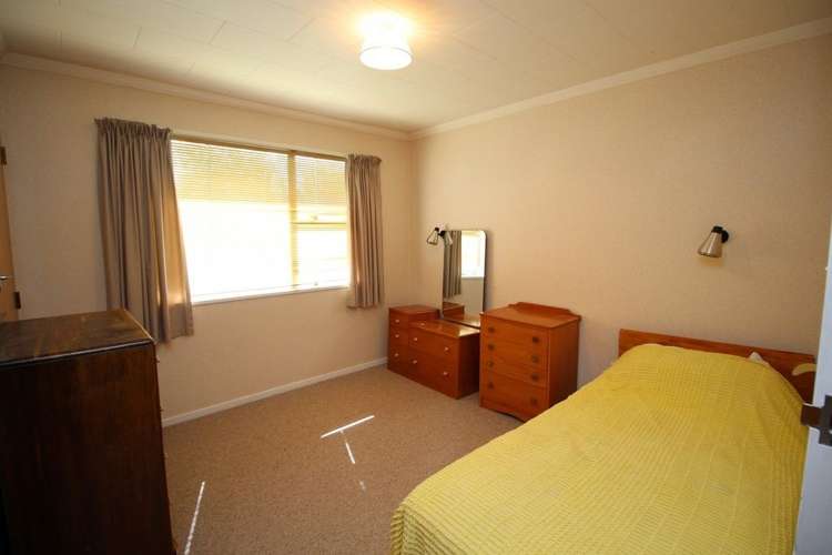 16a Flower Street Bulls_18