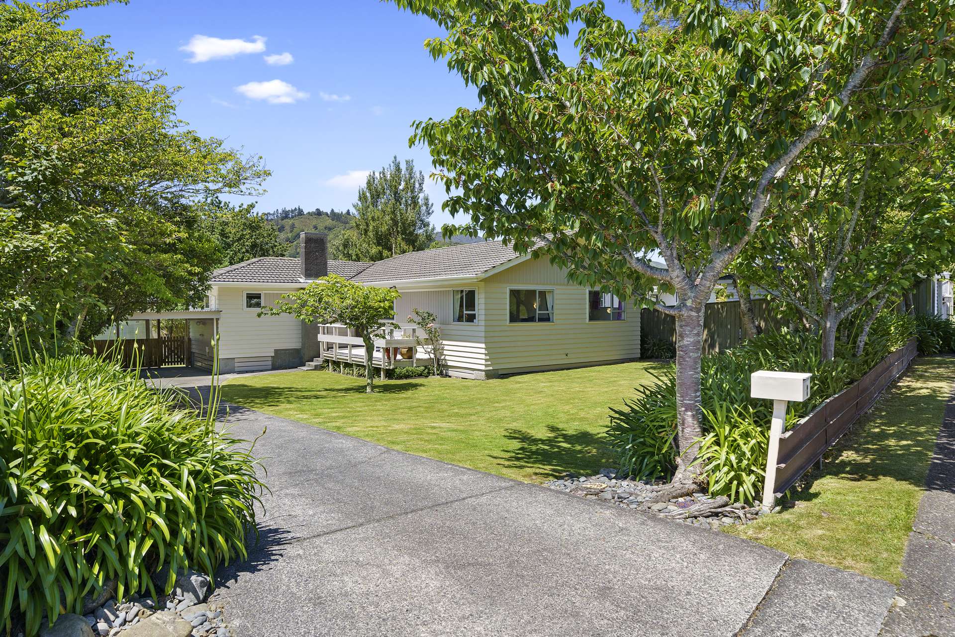 8 Sharpe Crescent Wainuiomata_0