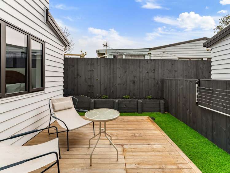46a & 46b Woodford Avenue Henderson_11