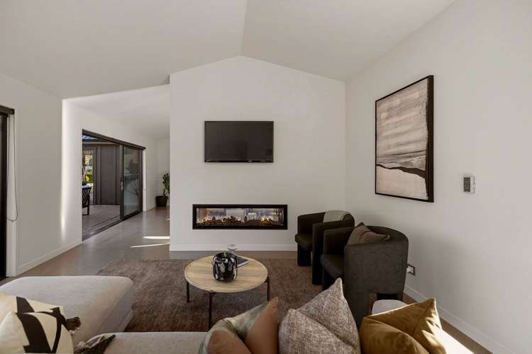 6 Crawford Place, Walnut Grove Lake Hayes Estate_13