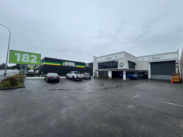 182 Station Road Penrose_1