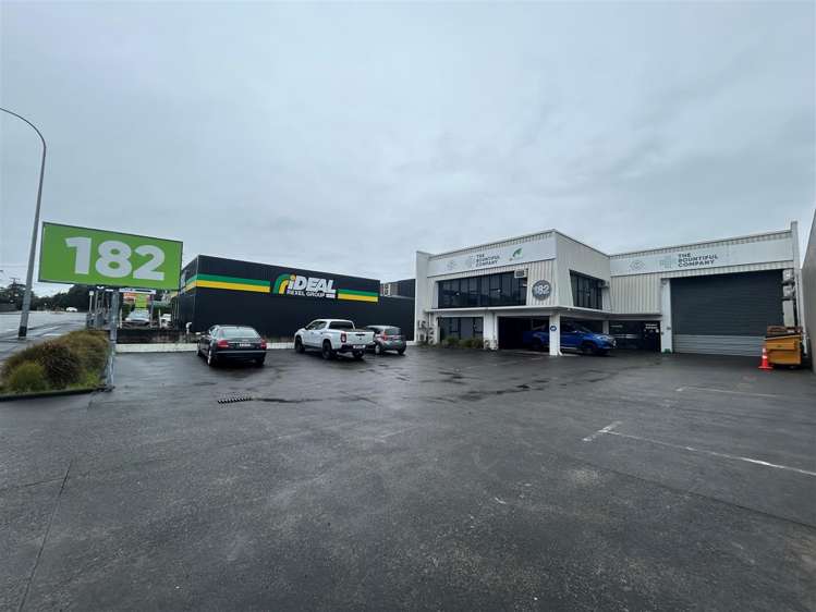 182 Station Road Penrose_1