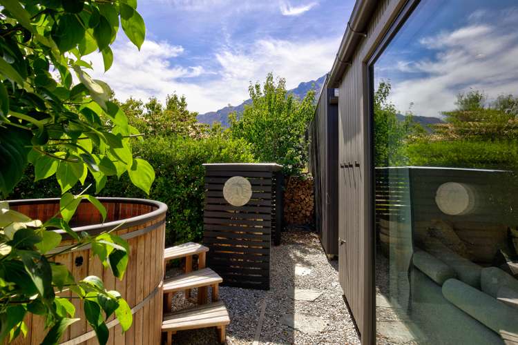 54 Falconer Rise Jacks Point_16