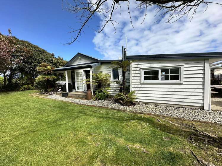 195 Sale Street Hokitika_13
