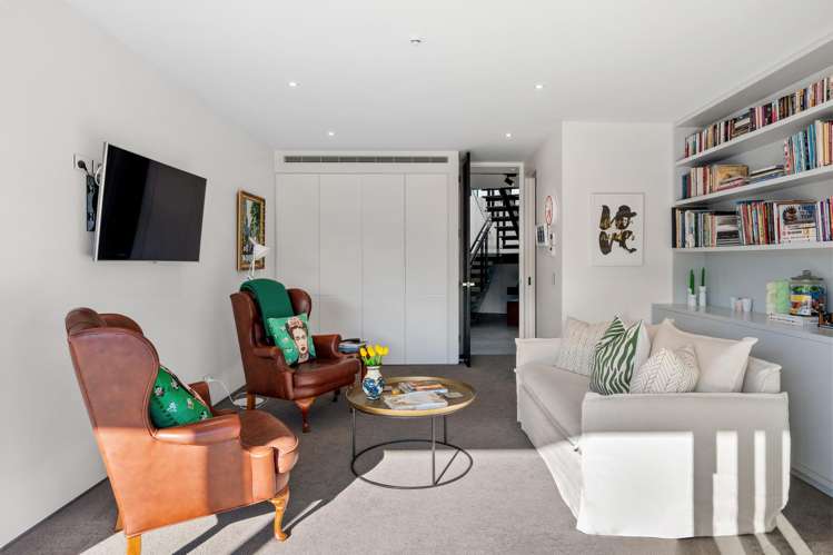 7 Helmores Lane Merivale_32