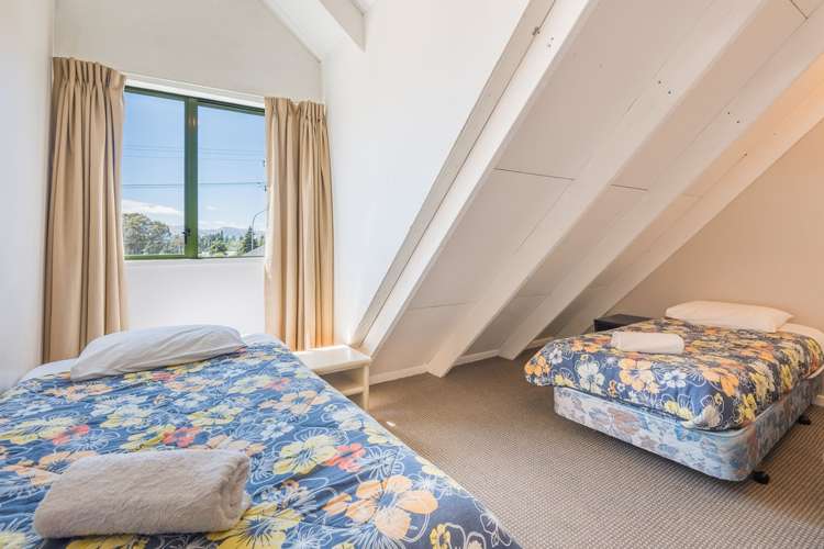 2 Frye Crescent Albert Town_12