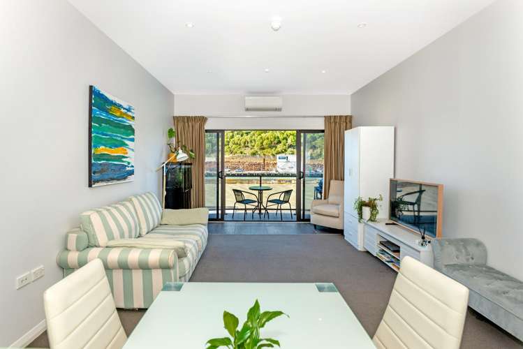 211/2 Reads Quay Gisborne_9