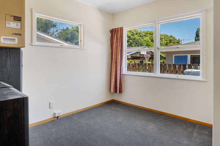 22 Shelley Crescent Stoke_10