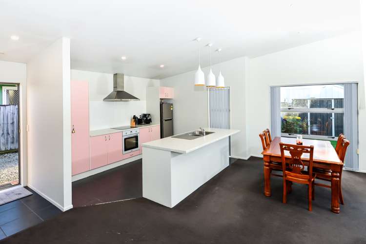 16a Richan Street Glenview_3