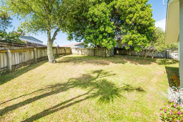 1/11 Ngatoa Place Glenfield_24