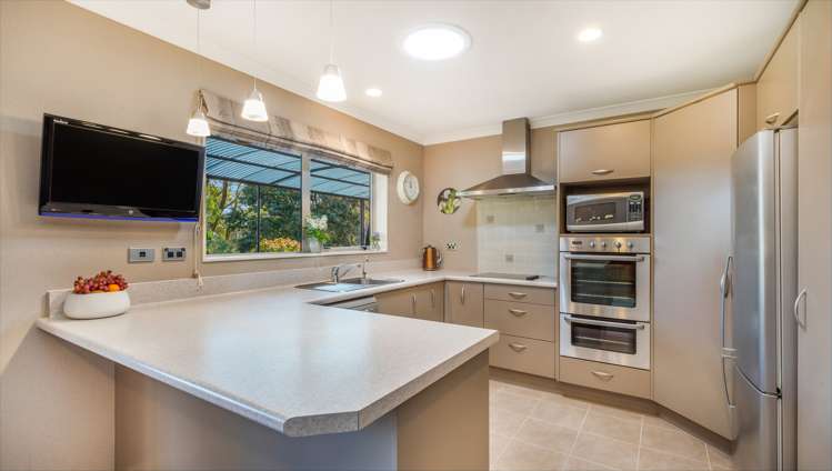 82 Highbrook Way Whatawhata_2