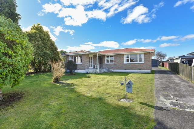 13 Clyde Street Utuhina_1