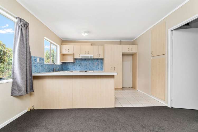 2/52 Te Kanawa Crescent Henderson_4