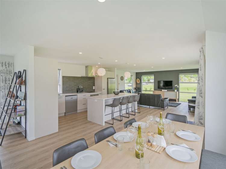 18 Sanctuary Cove Pauanui_10